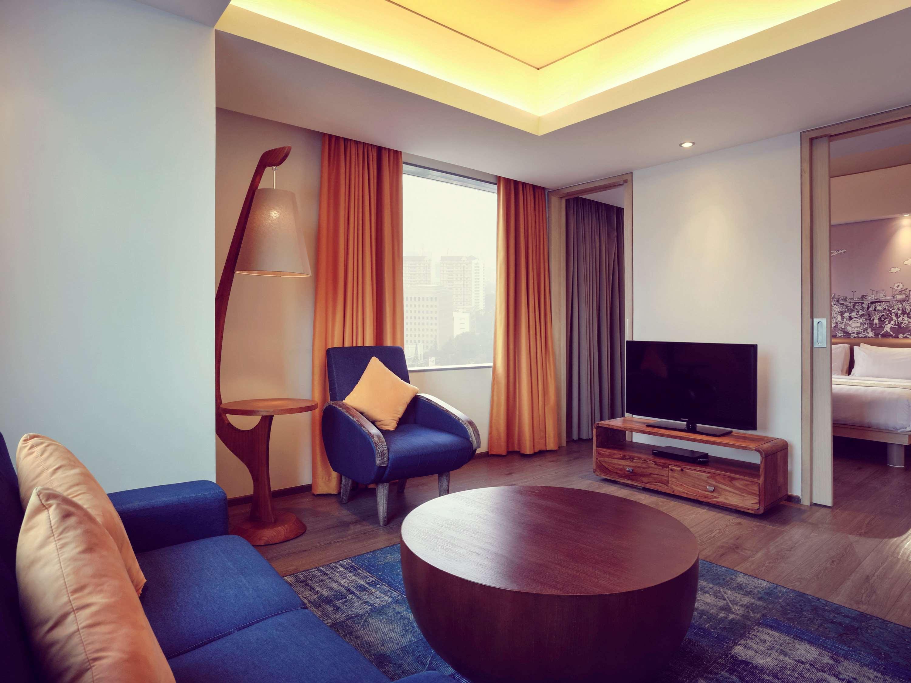 Mercure Jakarta Simatupang Екстериор снимка