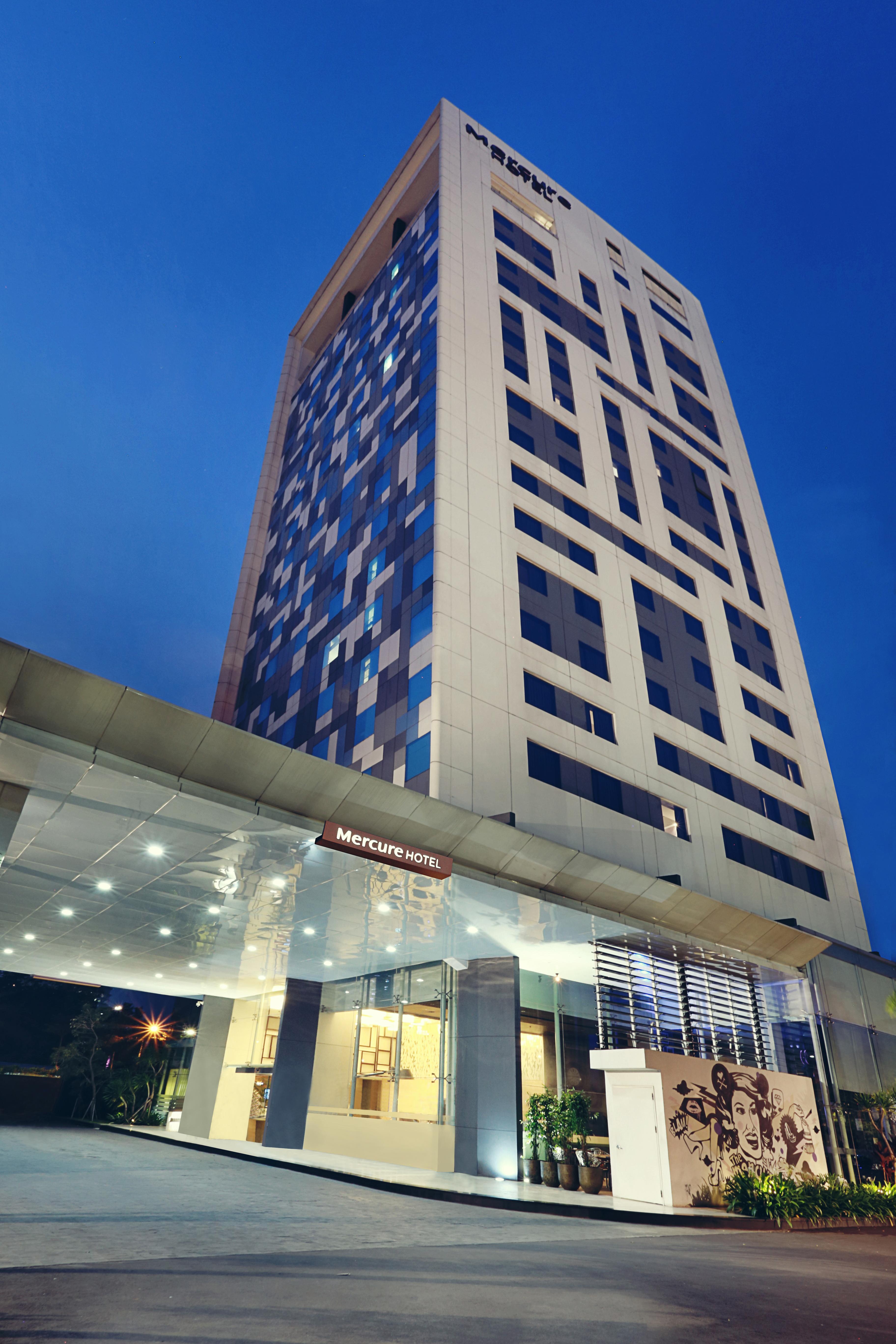 Mercure Jakarta Simatupang Екстериор снимка