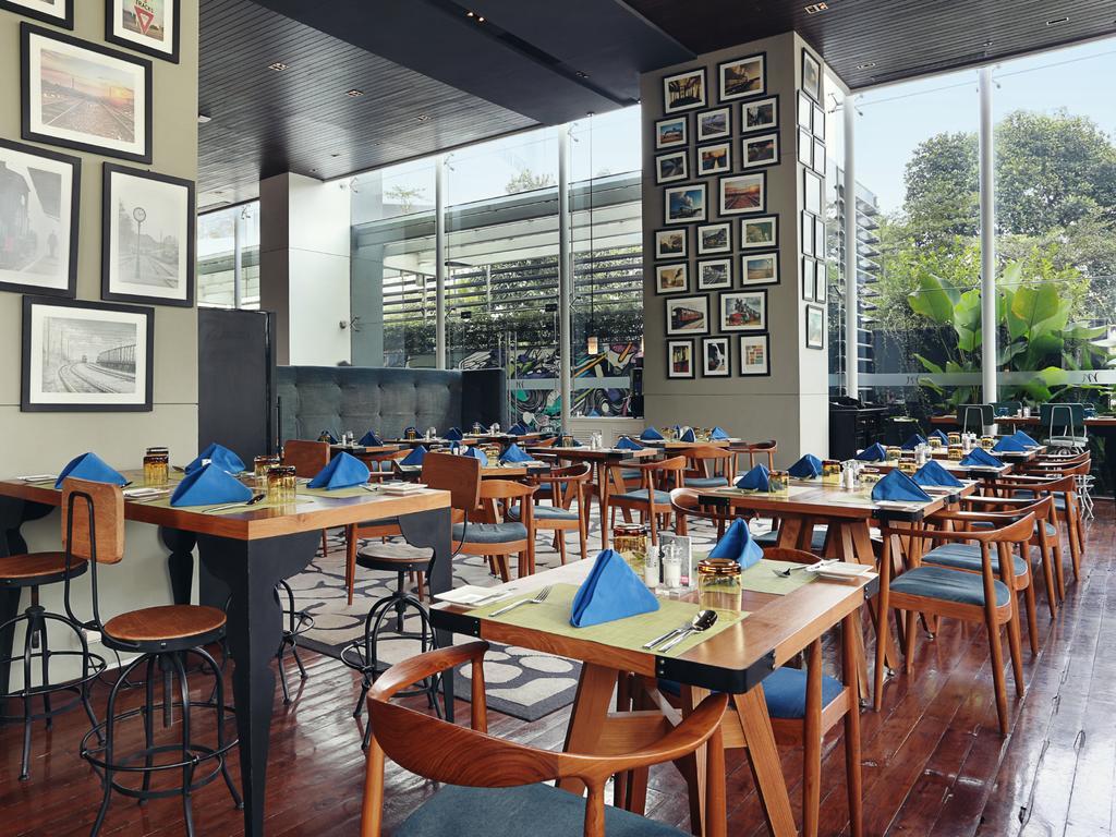 Mercure Jakarta Simatupang Екстериор снимка